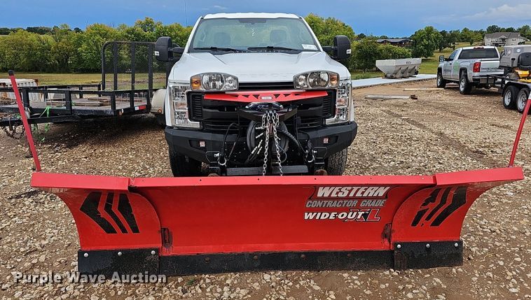 image for item DN8748 2019 Ford F350 Super Duty XL  pickup truck