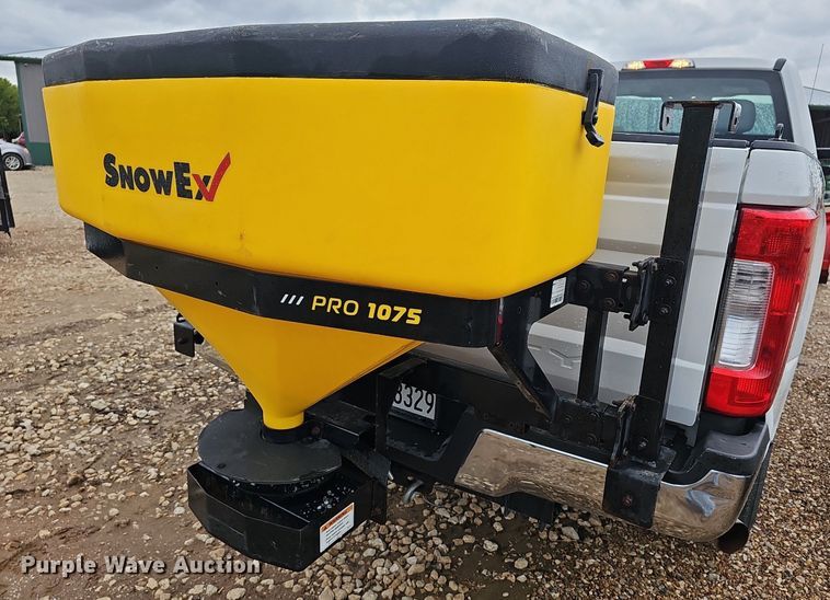 image for item DN8748 2019 Ford F350 Super Duty XL  pickup truck