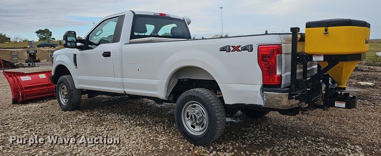image for item DN8748 2019 Ford F350 Super Duty XL  pickup truck