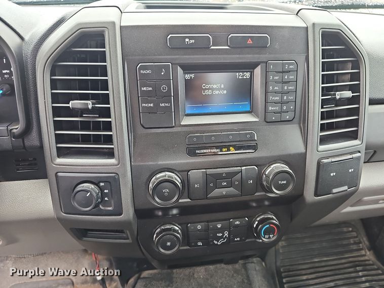 image for item DN8748 2019 Ford F350 Super Duty XL  pickup truck