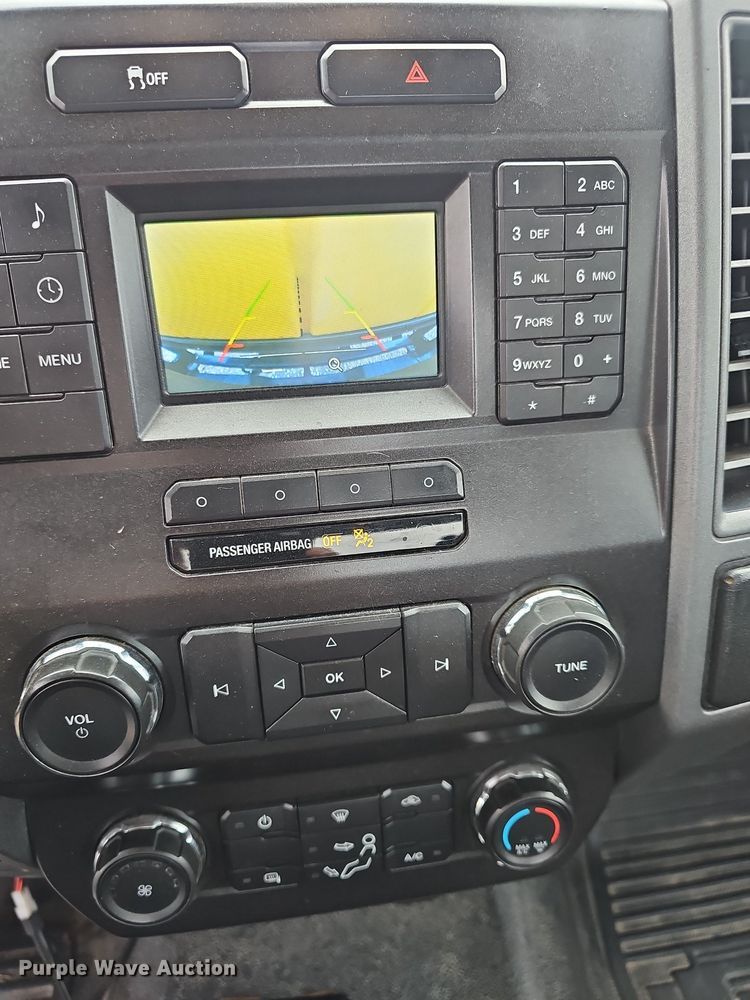 image for item DN8748 2019 Ford F350 Super Duty XL  pickup truck