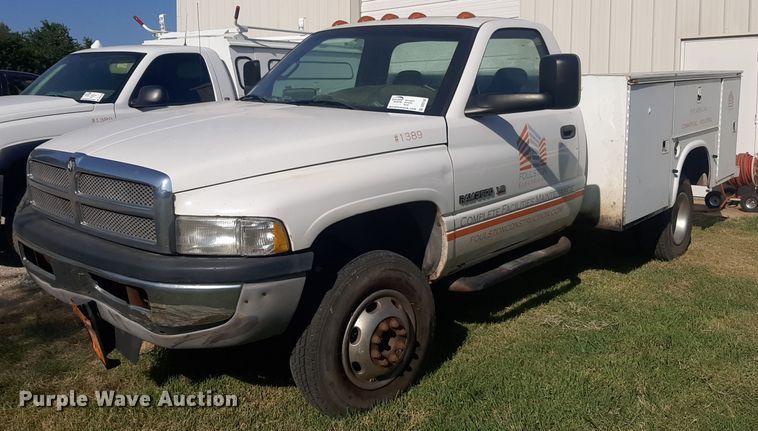 image for item DO3130 2001 Dodge Ram 3500  utility bed pickup truck