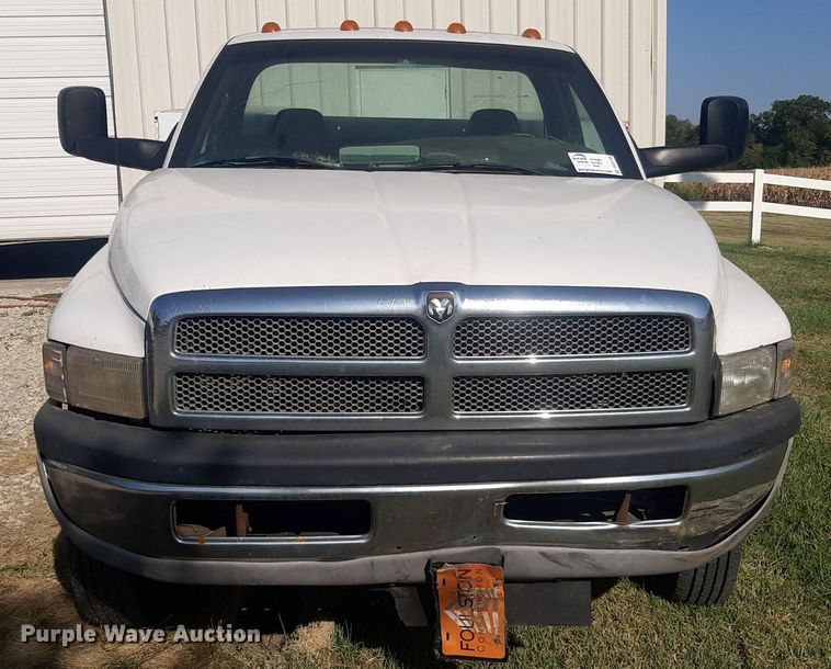 image for item DO3130 2001 Dodge Ram 3500  utility bed pickup truck