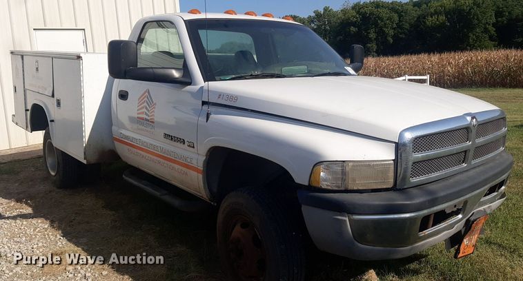 image for item DO3130 2001 Dodge Ram 3500  utility bed pickup truck