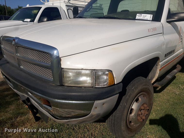 image for item DO3130 2001 Dodge Ram 3500  utility bed pickup truck