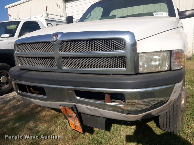 image for item DO3130 2001 Dodge Ram 3500  utility bed pickup truck