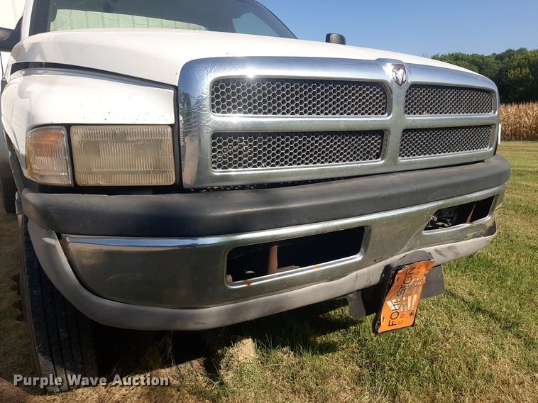 image for item DO3130 2001 Dodge Ram 3500  utility bed pickup truck