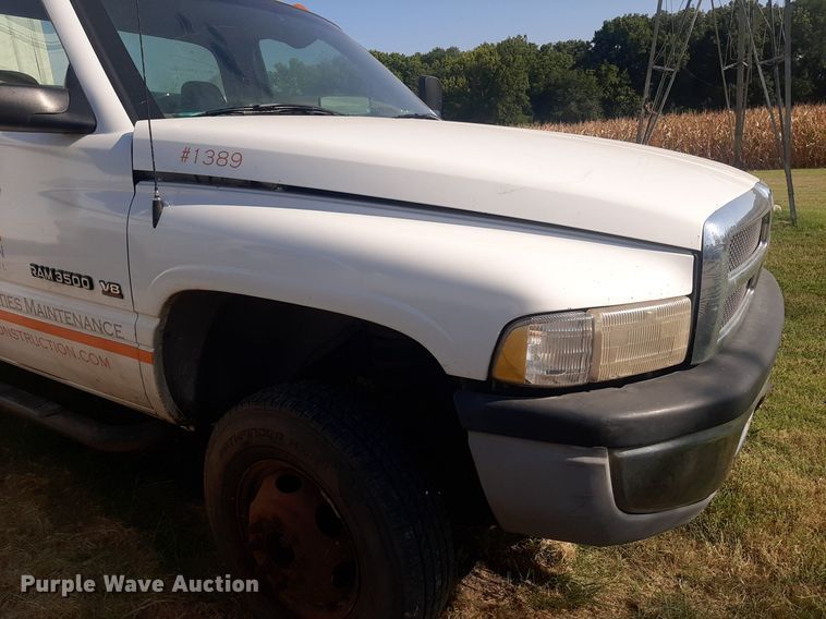 image for item DO3130 2001 Dodge Ram 3500  utility bed pickup truck