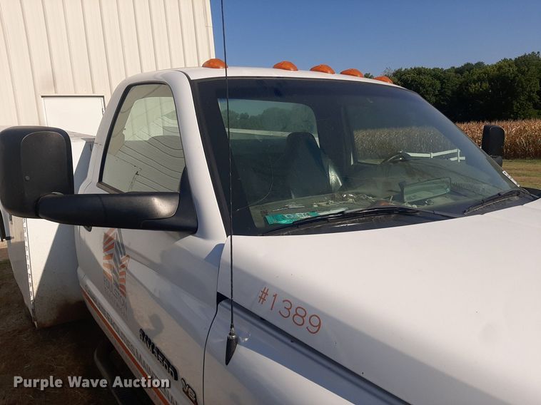 image for item DO3130 2001 Dodge Ram 3500  utility bed pickup truck