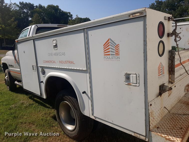 image for item DO3130 2001 Dodge Ram 3500  utility bed pickup truck