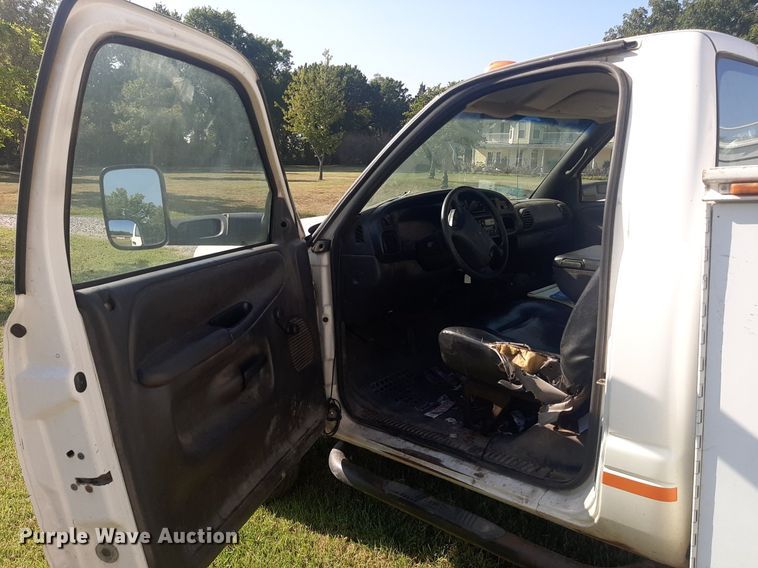 image for item DO3130 2001 Dodge Ram 3500  utility bed pickup truck