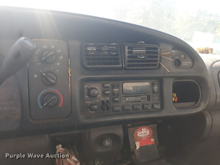 image for item DO3130 2001 Dodge Ram 3500  utility bed pickup truck