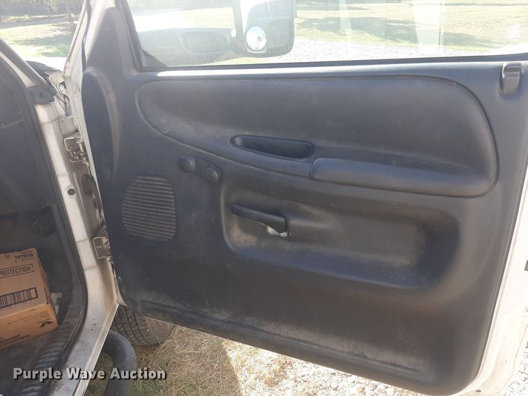 image for item DO3130 2001 Dodge Ram 3500  utility bed pickup truck