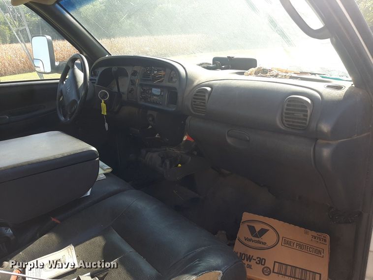 image for item DO3130 2001 Dodge Ram 3500  utility bed pickup truck