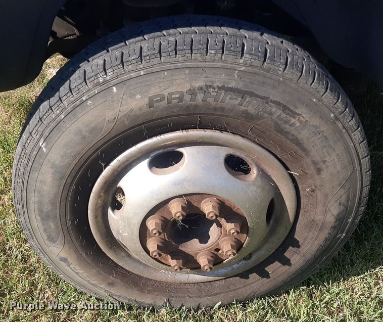 image for item DO3130 2001 Dodge Ram 3500  utility bed pickup truck