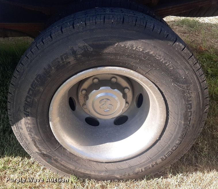 image for item DO3130 2001 Dodge Ram 3500  utility bed pickup truck