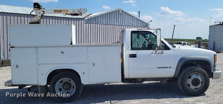 image for item DO4687 2000 Chevrolet C3500HD  utility bed pickup truck