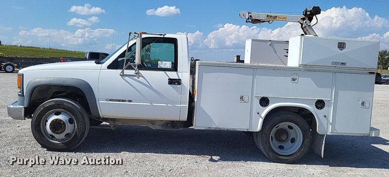 image for item DO4687 2000 Chevrolet C3500HD  utility bed pickup truck