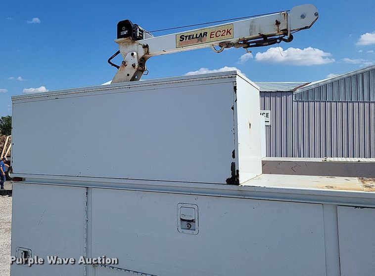 image for item DO4687 2000 Chevrolet C3500HD  utility bed pickup truck