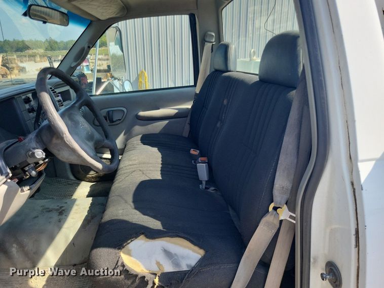 image for item DO4687 2000 Chevrolet C3500HD  utility bed pickup truck