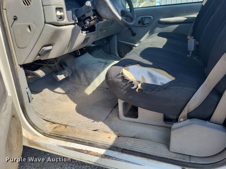 image for item DO4687 2000 Chevrolet C3500HD  utility bed pickup truck