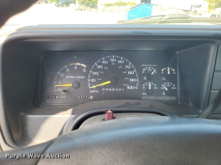 image for item DO4687 2000 Chevrolet C3500HD  utility bed pickup truck