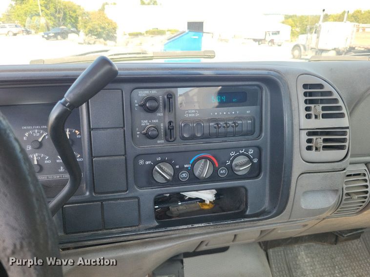 image for item DO4687 2000 Chevrolet C3500HD  utility bed pickup truck