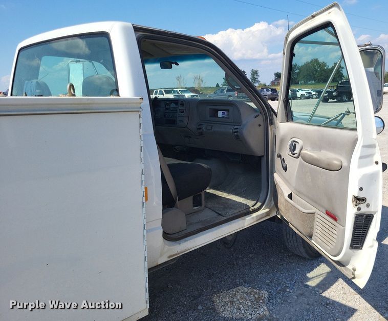 image for item DO4687 2000 Chevrolet C3500HD  utility bed pickup truck