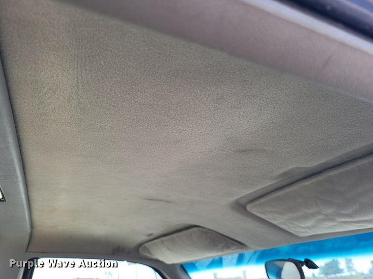 image for item DO4687 2000 Chevrolet C3500HD  utility bed pickup truck