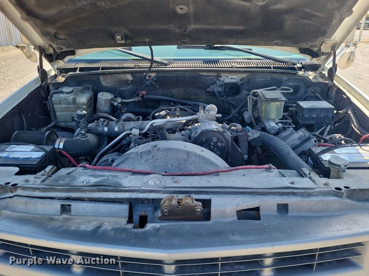 image for item DO4687 2000 Chevrolet C3500HD  utility bed pickup truck