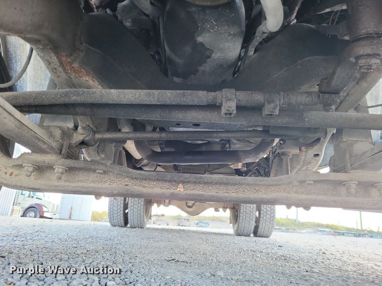 image for item DO4687 2000 Chevrolet C3500HD  utility bed pickup truck