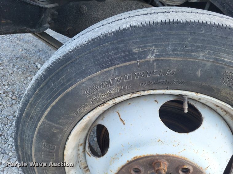 image for item DO4687 2000 Chevrolet C3500HD  utility bed pickup truck