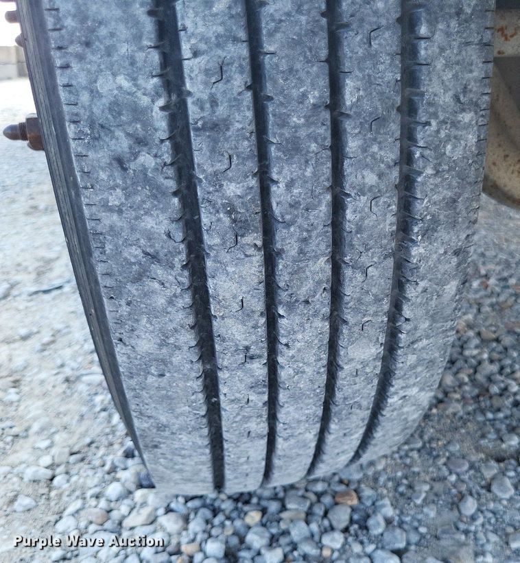 image for item DO4687 2000 Chevrolet C3500HD  utility bed pickup truck