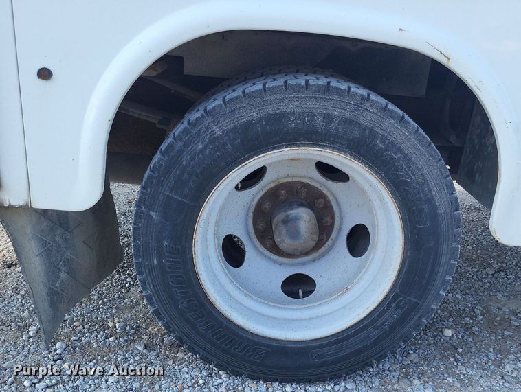 image for item DO4687 2000 Chevrolet C3500HD  utility bed pickup truck