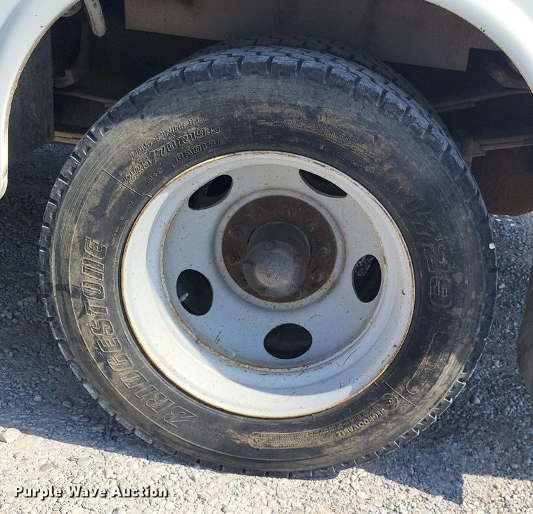 image for item DO4687 2000 Chevrolet C3500HD  utility bed pickup truck