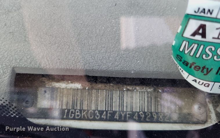 image for item DO4687 2000 Chevrolet C3500HD  utility bed pickup truck