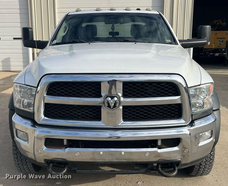 image for item DP2068 2016 Dodge Ram 5500 Heavy Duty  truck cab and chassis