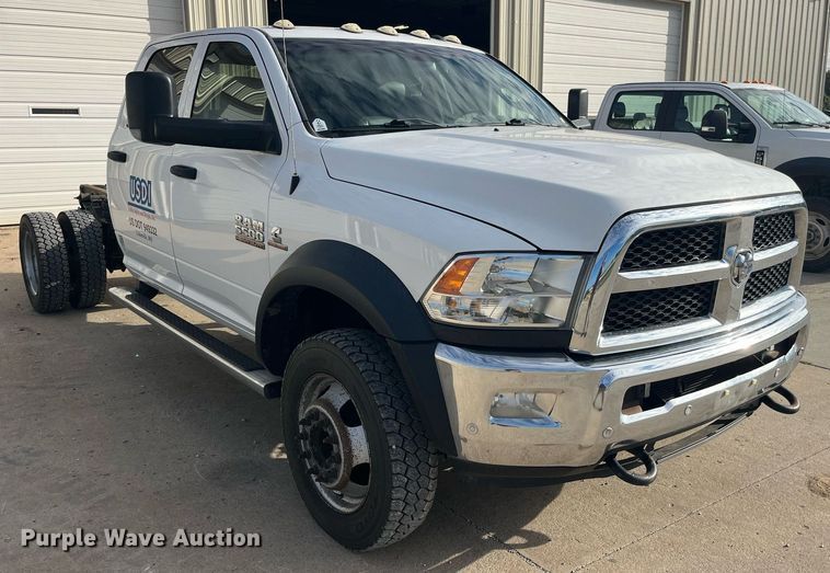 image for item DP2068 2016 Dodge Ram 5500 Heavy Duty  truck cab and chassis