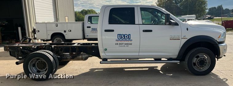 image for item DP2068 2016 Dodge Ram 5500 Heavy Duty  truck cab and chassis