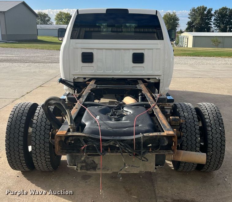 image for item DP2068 2016 Dodge Ram 5500 Heavy Duty  truck cab and chassis