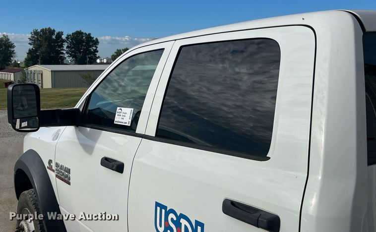 image for item DP2068 2016 Dodge Ram 5500 Heavy Duty  truck cab and chassis