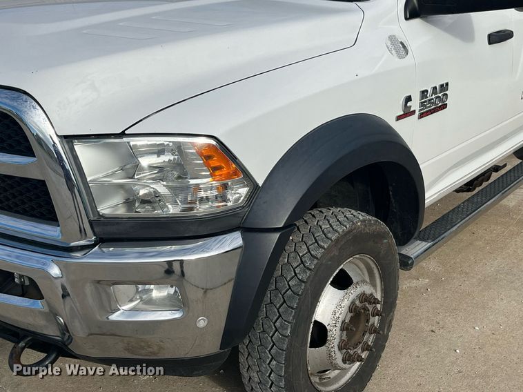 image for item DP2068 2016 Dodge Ram 5500 Heavy Duty  truck cab and chassis