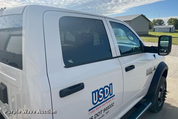 image for item DP2068 2016 Dodge Ram 5500 Heavy Duty  truck cab and chassis