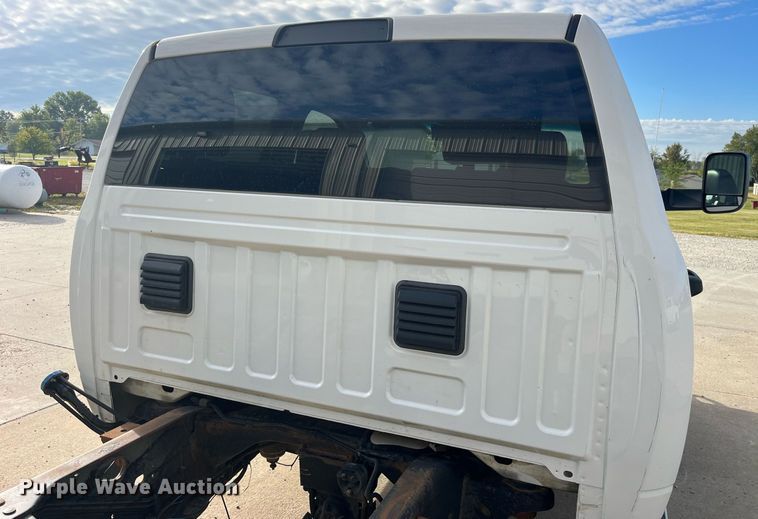 image for item DP2068 2016 Dodge Ram 5500 Heavy Duty  truck cab and chassis