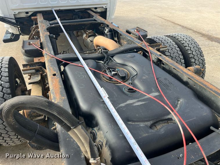 image for item DP2068 2016 Dodge Ram 5500 Heavy Duty  truck cab and chassis