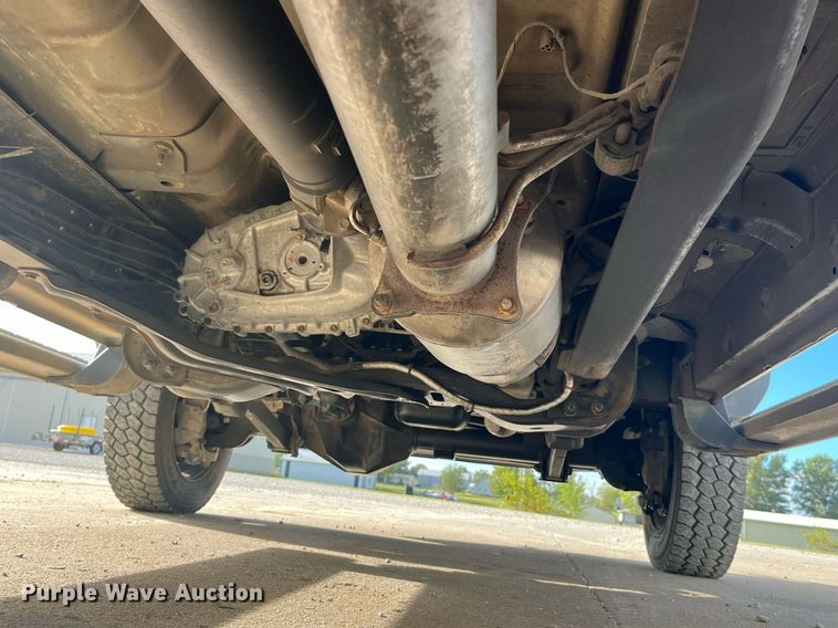 image for item DP2068 2016 Dodge Ram 5500 Heavy Duty  truck cab and chassis