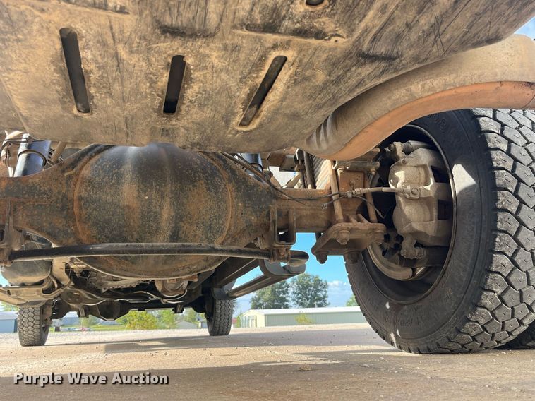 image for item DP2068 2016 Dodge Ram 5500 Heavy Duty  truck cab and chassis