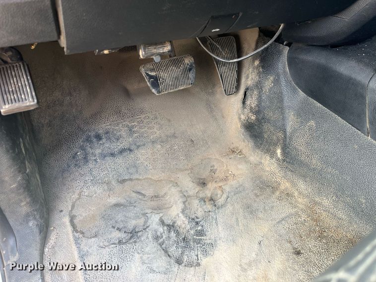 image for item DP2068 2016 Dodge Ram 5500 Heavy Duty  truck cab and chassis