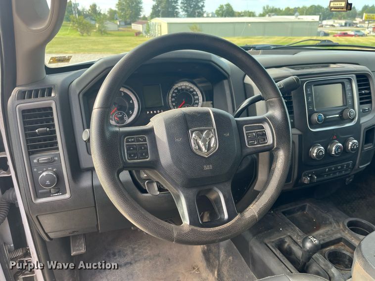 image for item DP2068 2016 Dodge Ram 5500 Heavy Duty  truck cab and chassis