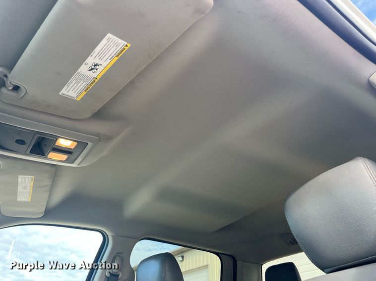 image for item DP2068 2016 Dodge Ram 5500 Heavy Duty  truck cab and chassis